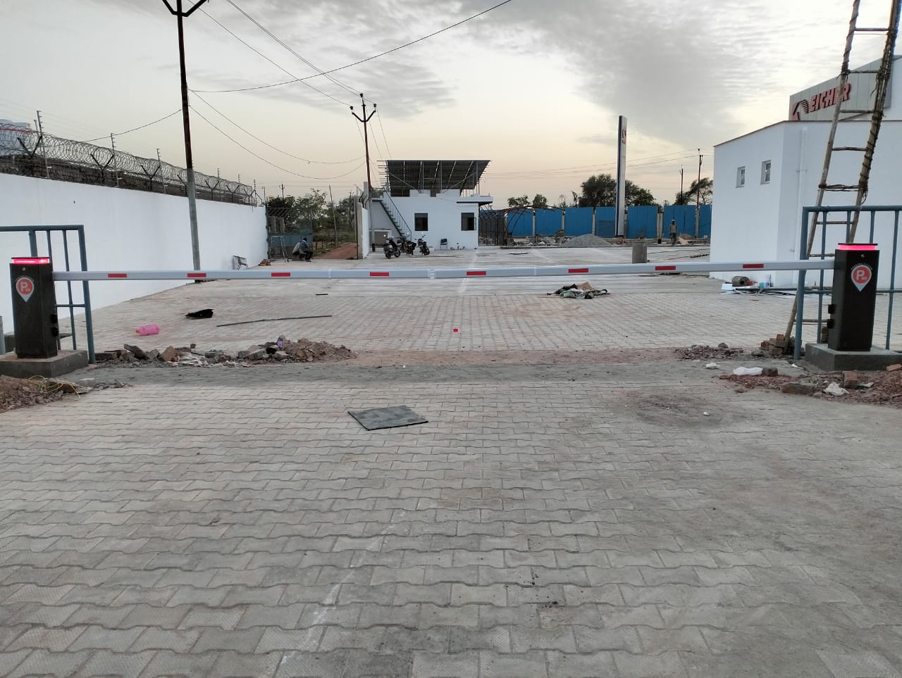 KTI Boom Barrier Without LED 4 to 6 Meter Length DC motor